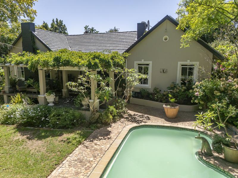 7 Bedroom Property for Sale in Somerset West Western Cape